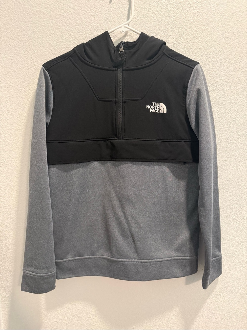 The North Face Black & Gray Youth Hooded Pullover